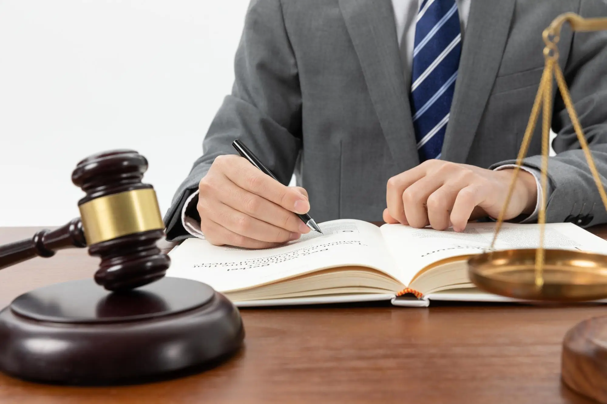 Asesoría inmobiliaria y jurídica