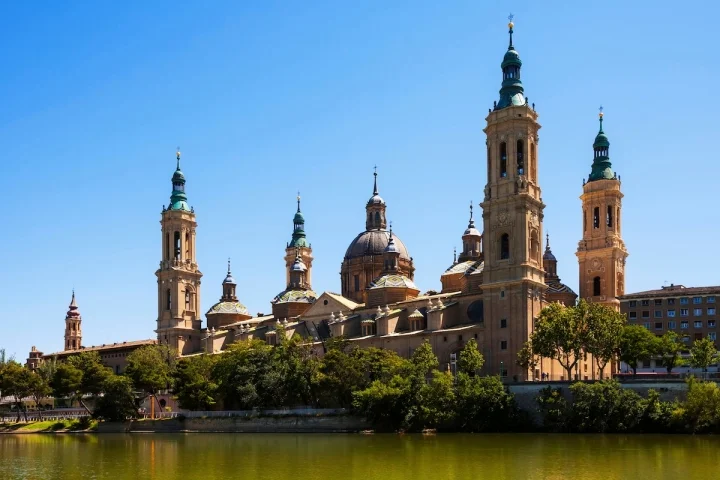 Busco para alquilar piso en Zaragoza